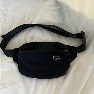NWOT lululemon athletica Clean Lines Unisex Black Belt Bag